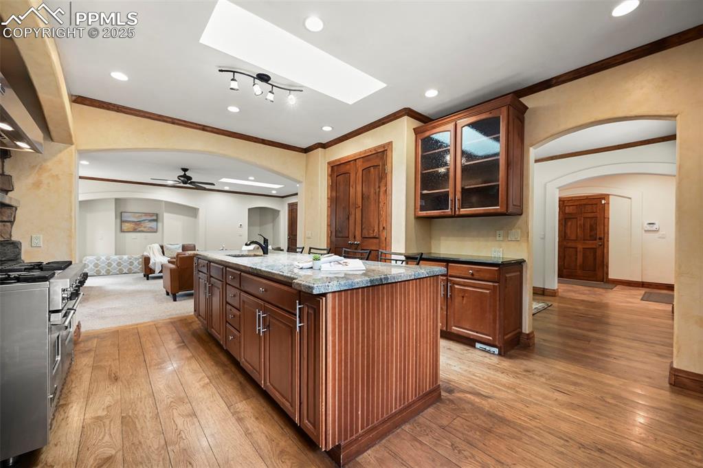 Image 9 of 43: Kitchen