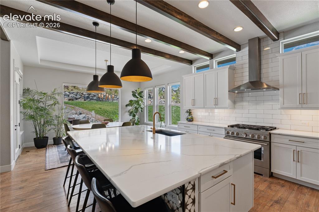 Image 13 of 45: Kitchen