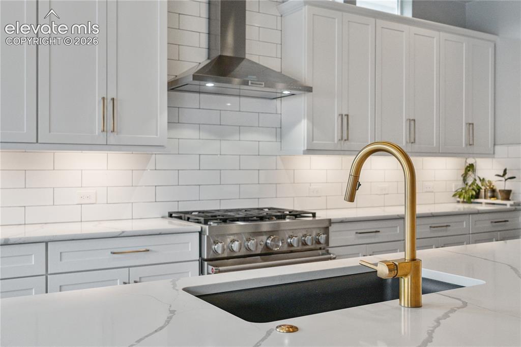 Image 16 of 45: Upgraded kitchen appliances throughout.