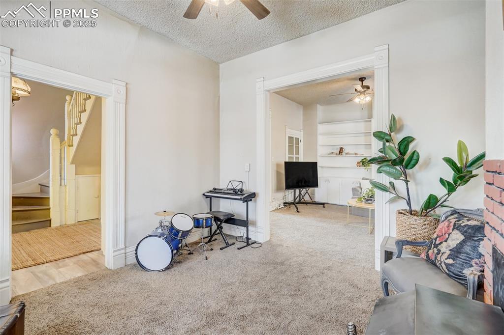 Image 8 of 17: Living Room