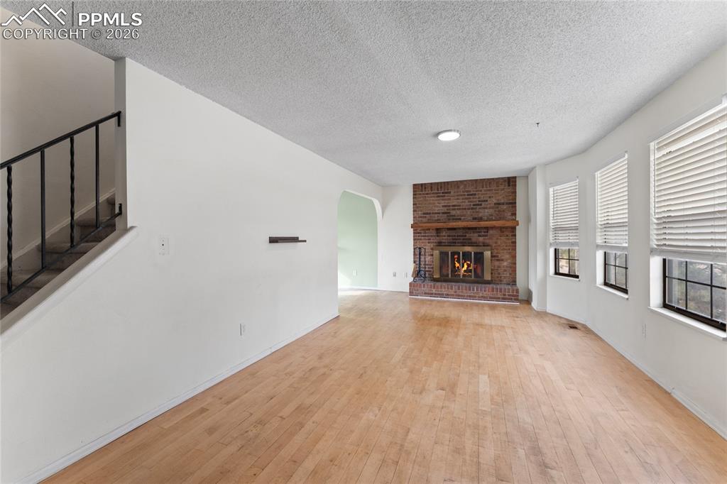 Image 6 of 41: Living Room