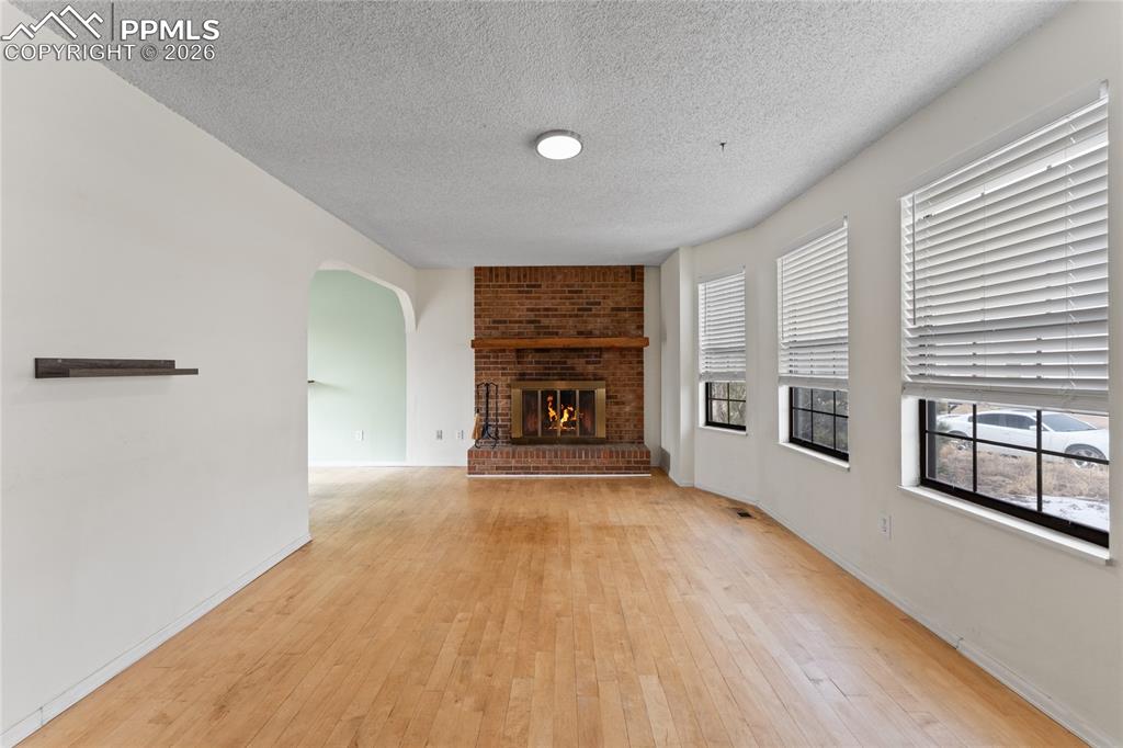 Image 7 of 41: Living Room