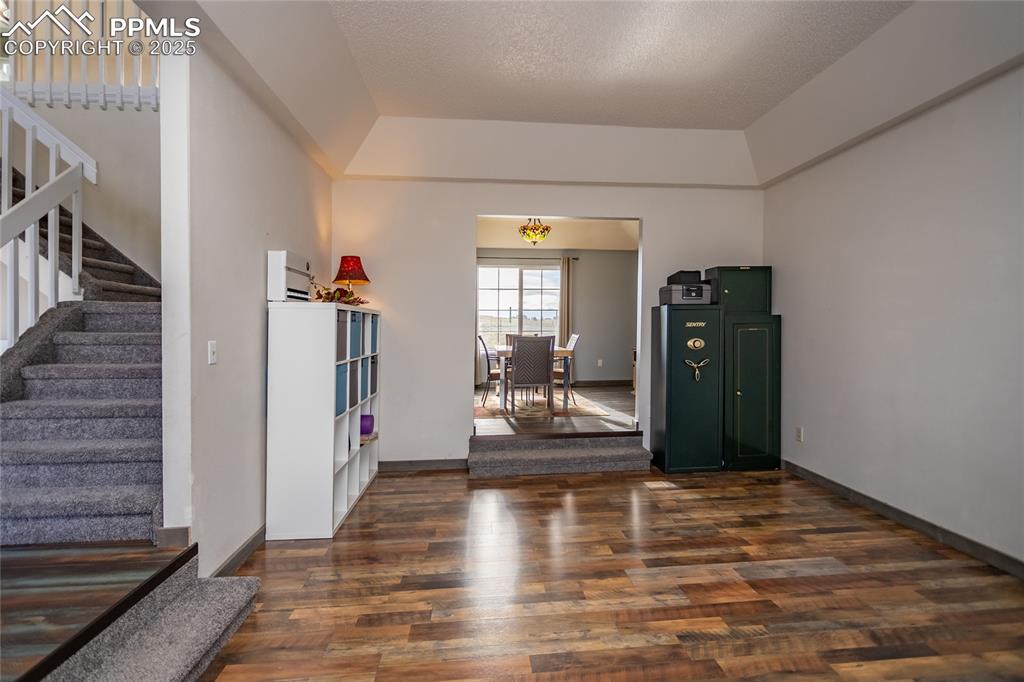 Image 12 of 50: Entry