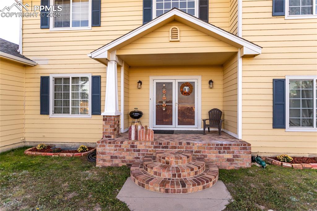 Image 9 of 50: Entry