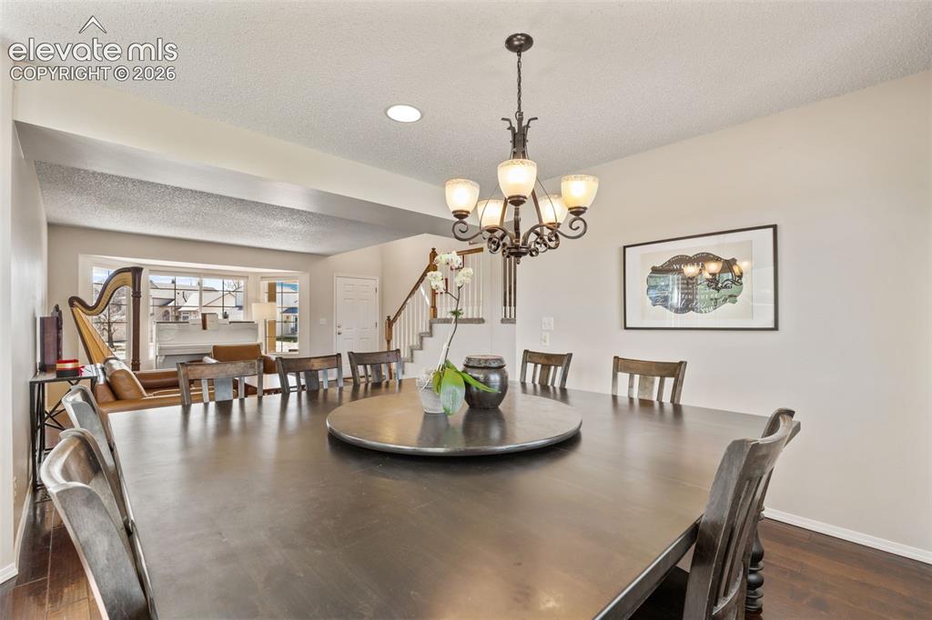 Image 10 of 47: Dining Area