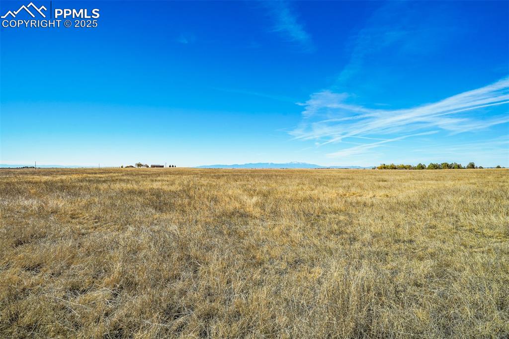 Image 8 of 20: View of nature with rural landscape