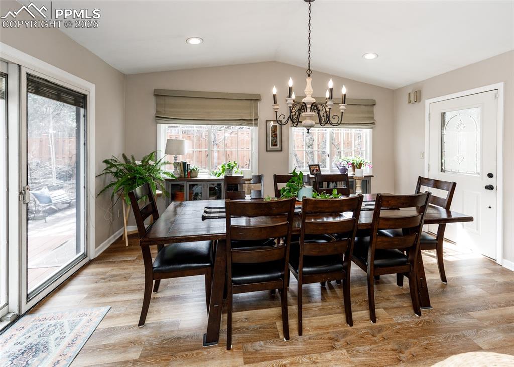 Image 12 of 45: Dining Area