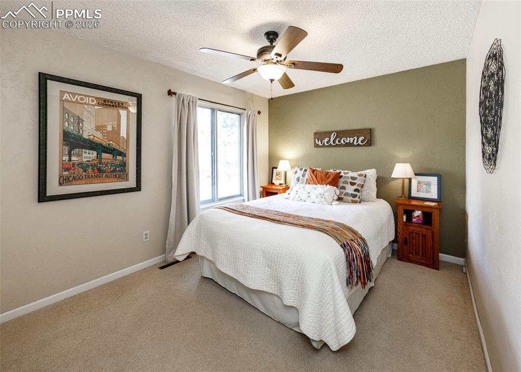 Image 14 of 45: Bedroom