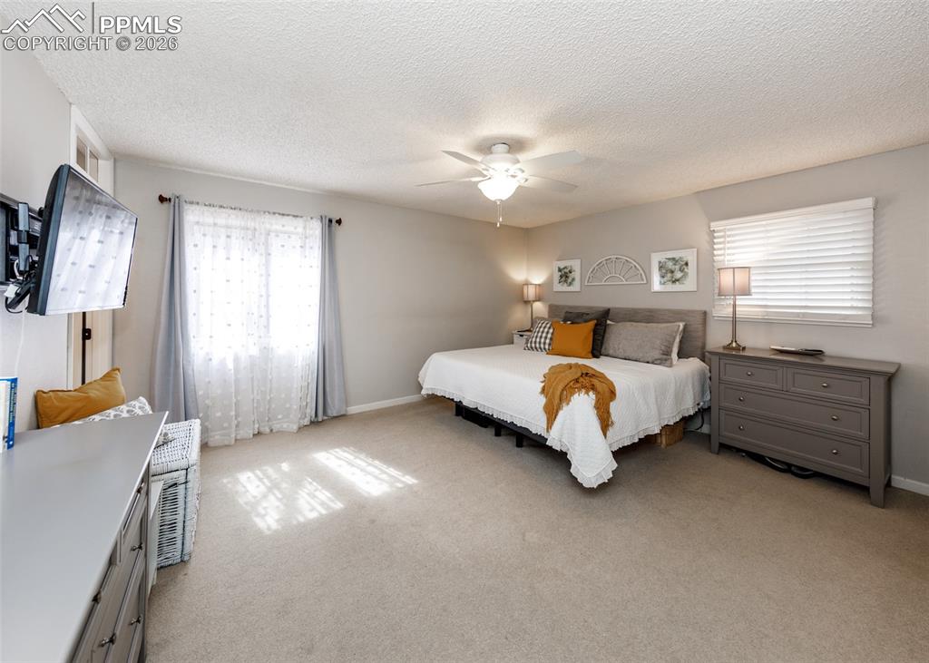 Image 16 of 45: Bedroom