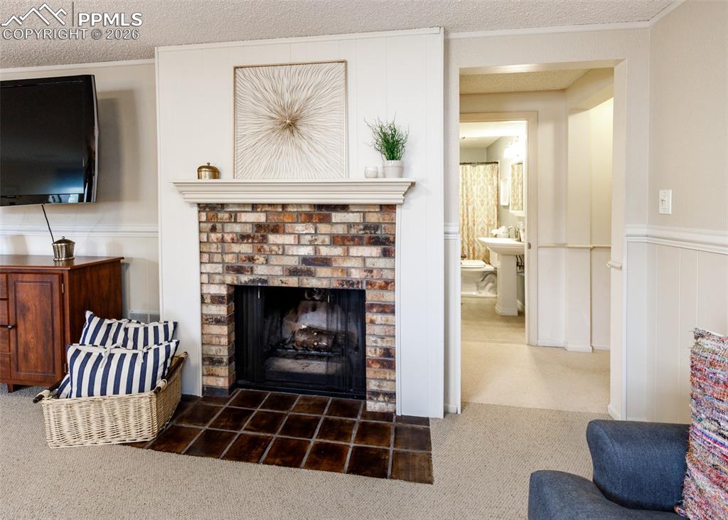 Image 27 of 45: Recreation Room