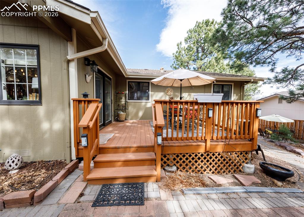 Image 37 of 45: Deck