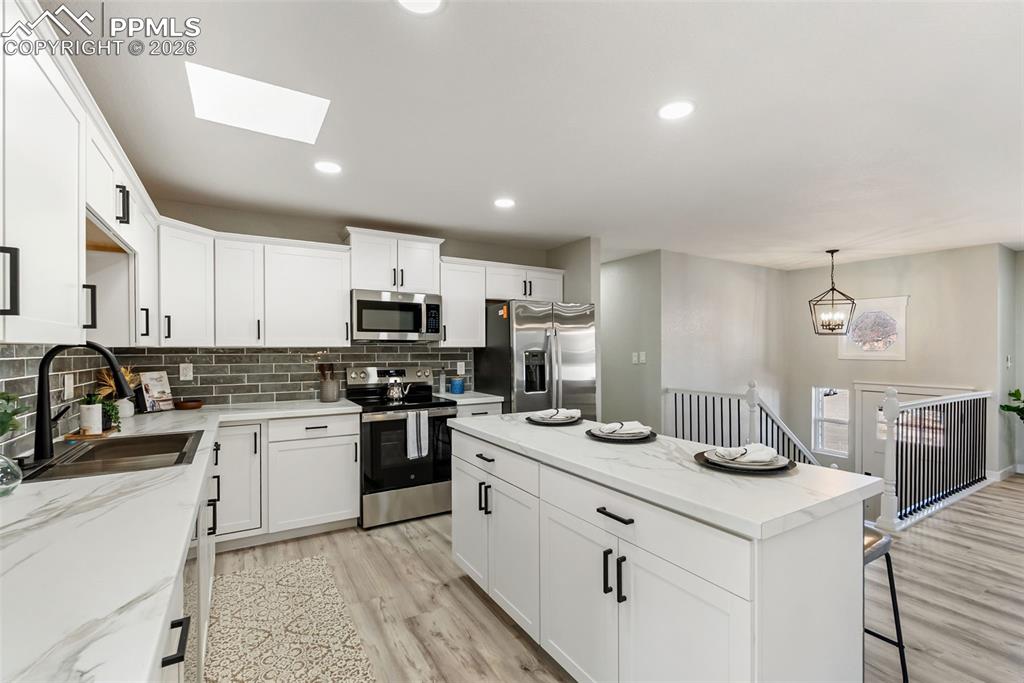 Image 16 of 47: Kitchen