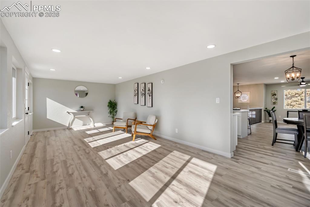 Image 19 of 47: Sitting Room