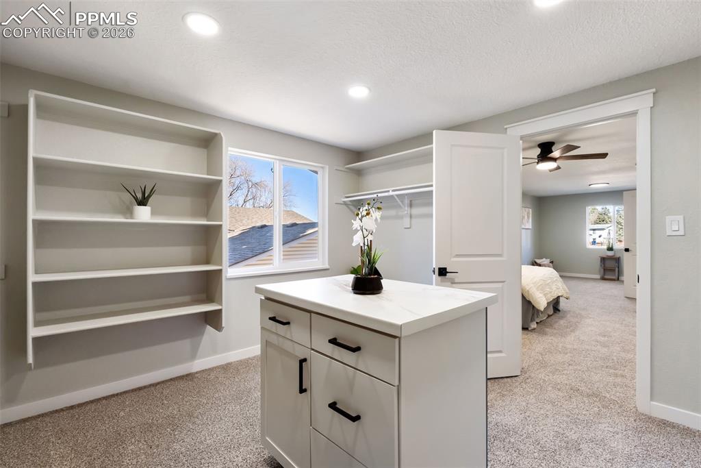 Image 28 of 47: Closet