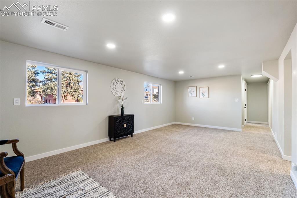 Image 33 of 47: Sitting Room