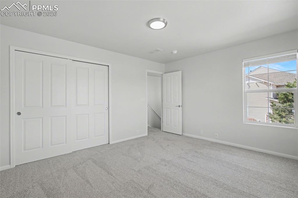 Image 15 of 28: Bedroom