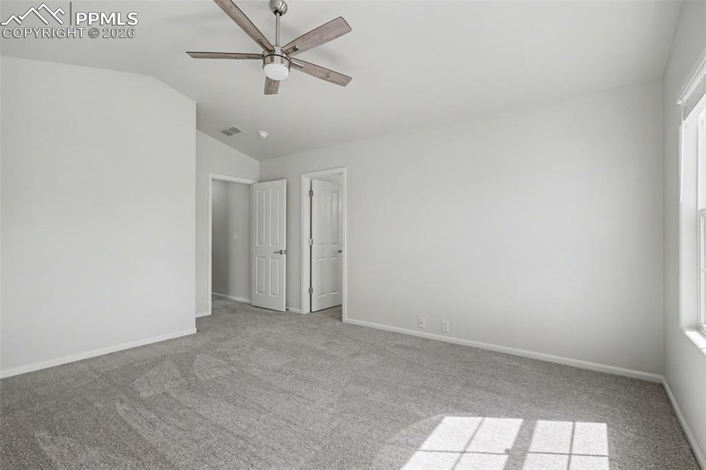 Image 23 of 28: Bedroom