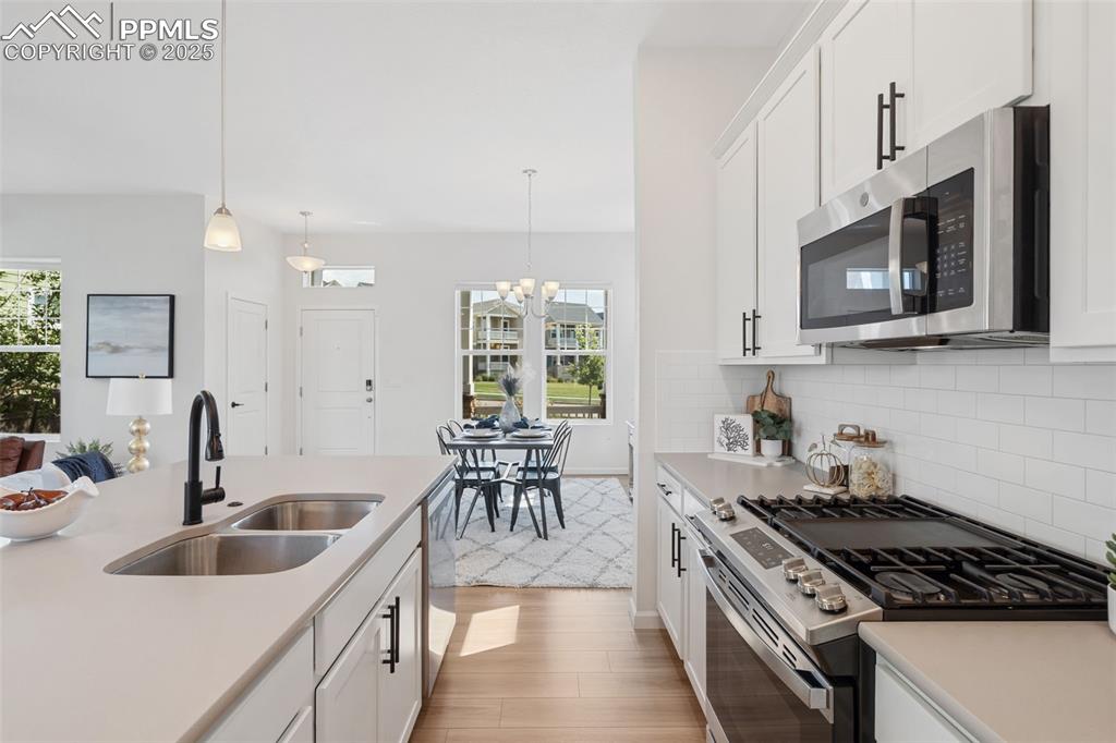 Image 7 of 42: Kitchen