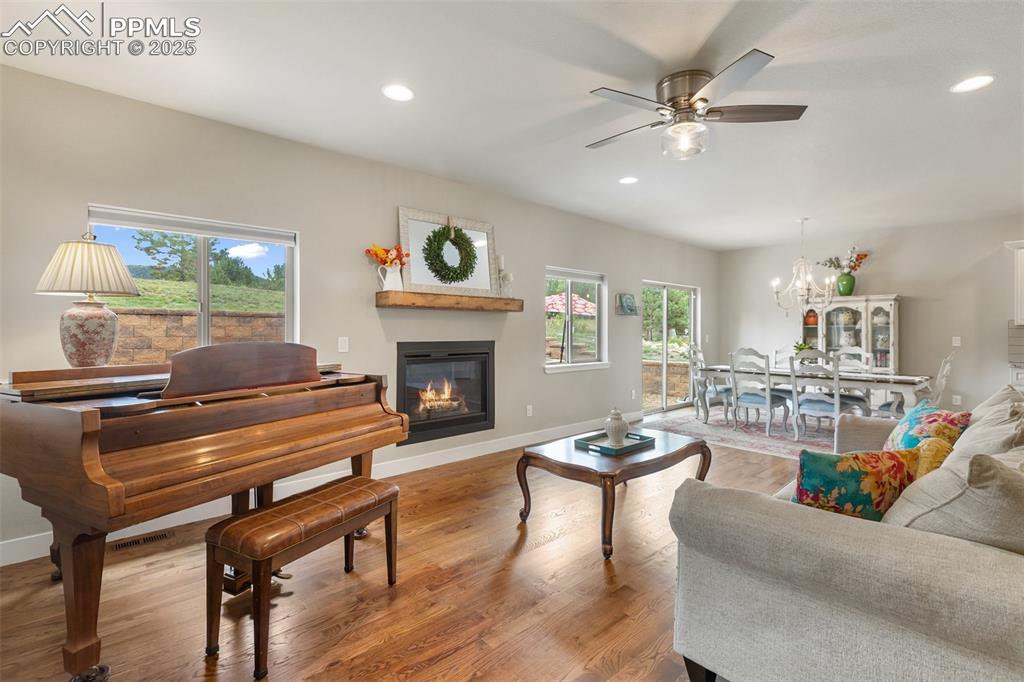 Image 10 of 44: Living Room