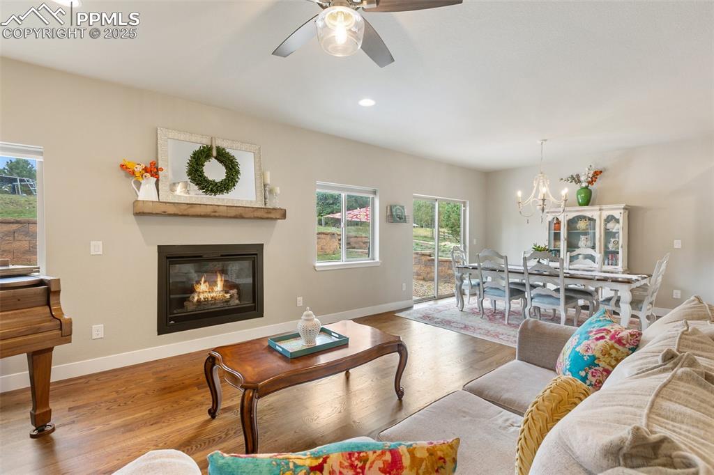 Image 11 of 44: Living Room