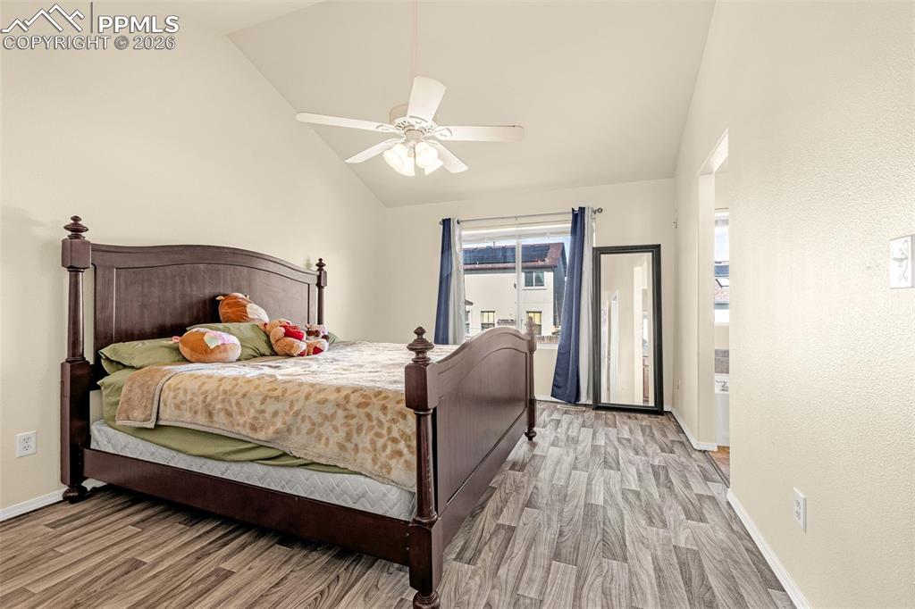 Image 14 of 39: Bedroom