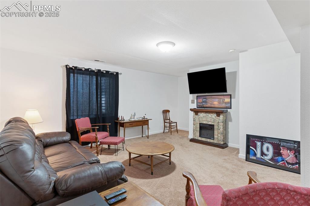 Image 26 of 37: Family Room