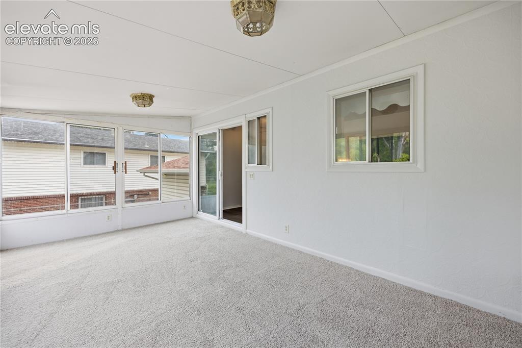 Image 43 of 48: Sun Room