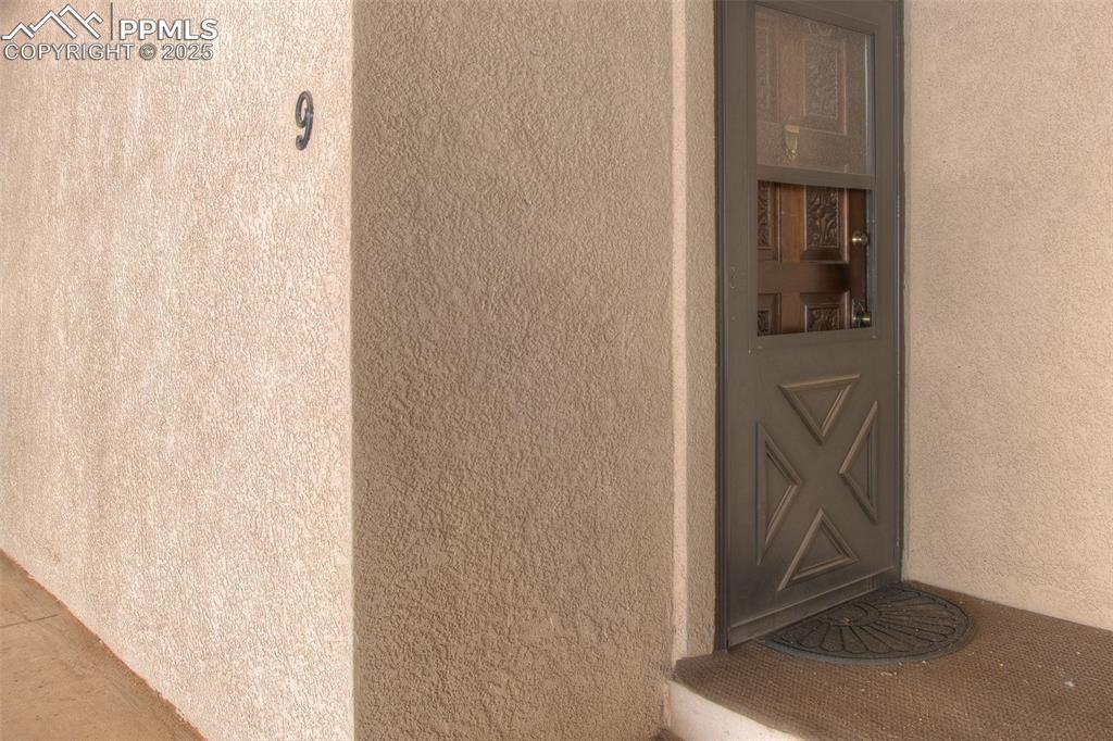 Image 40 of 41: Entry