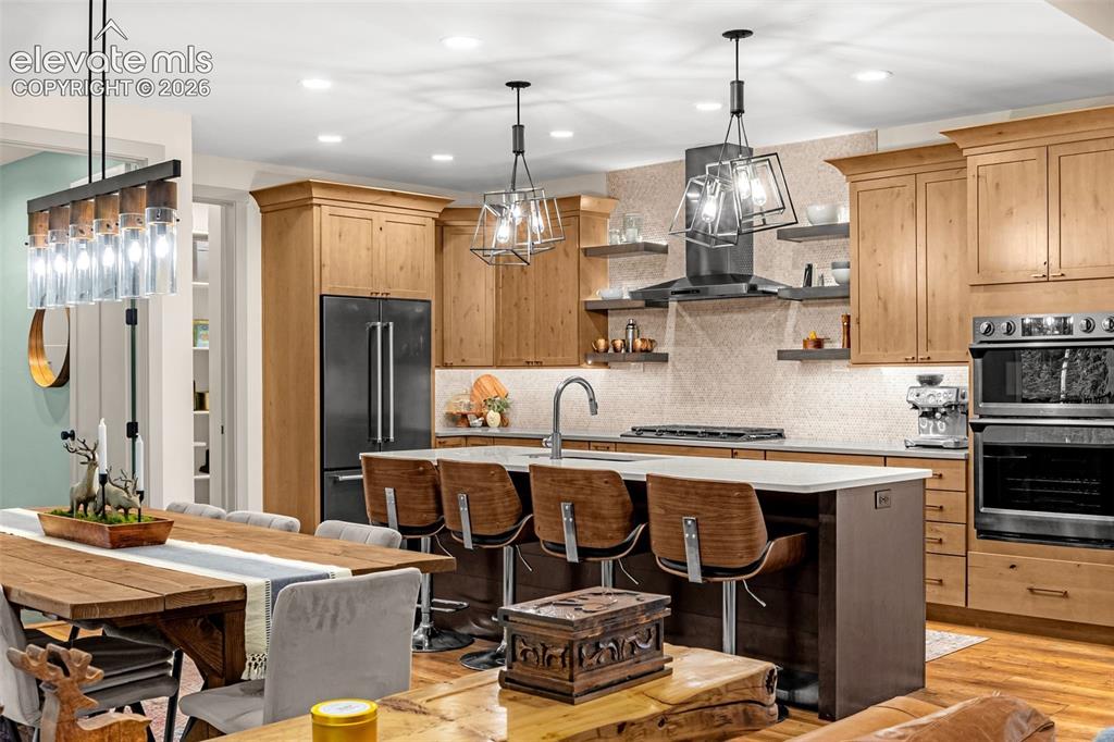 Image 19 of 48: Kitchen