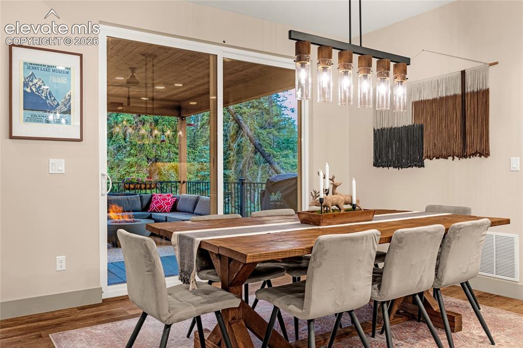 Image 20 of 48: Dining Area