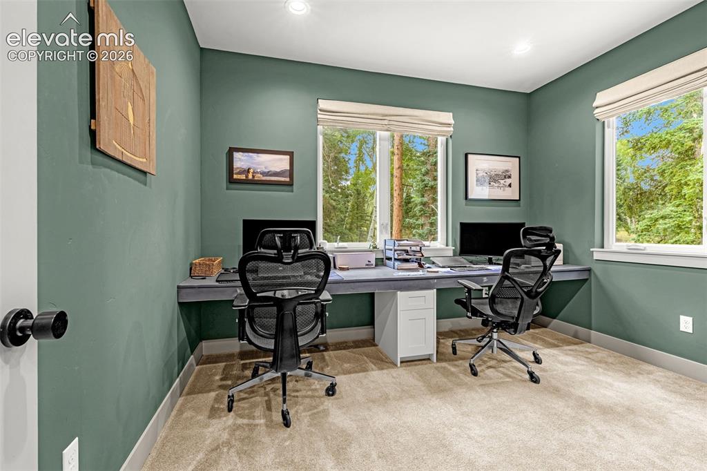 Image 27 of 48: Office