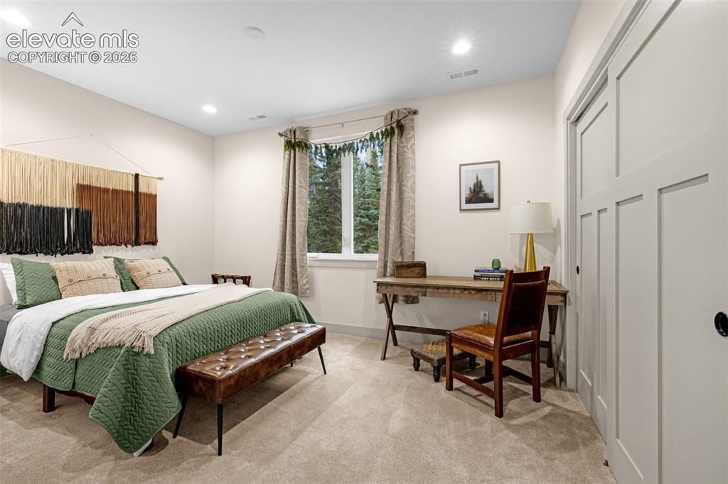 Image 41 of 48: Bedroom