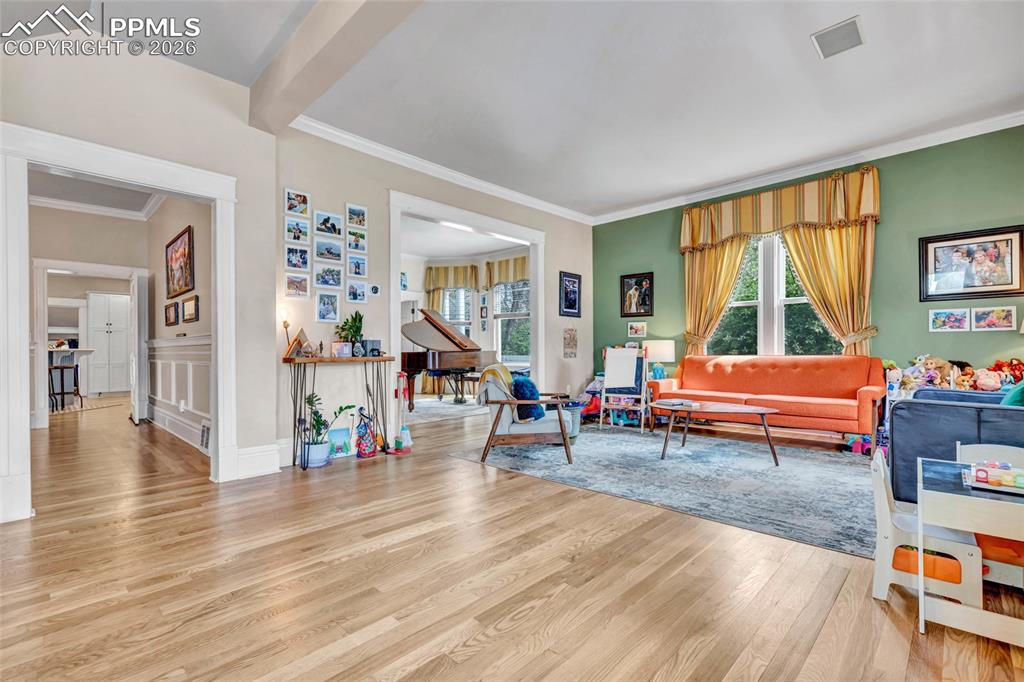 Image 12 of 50: Soaring ceilings with stunning craftsmanship