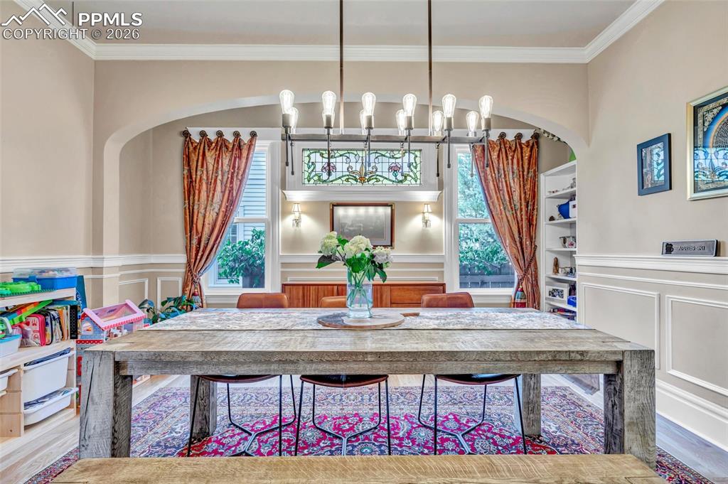 Image 14 of 50: Beautiful Stained Glass 