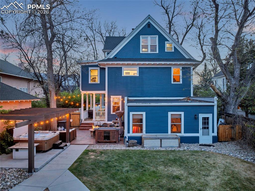 Image 38 of 50: Back Yard