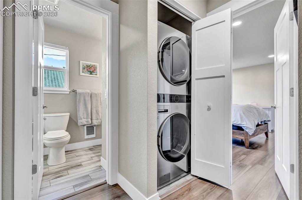 Image 44 of 50: Laundry