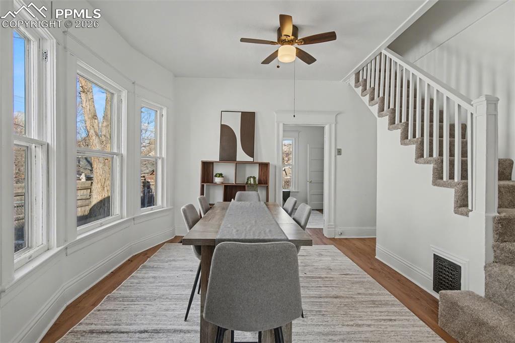 Image 12 of 43: Dining Area