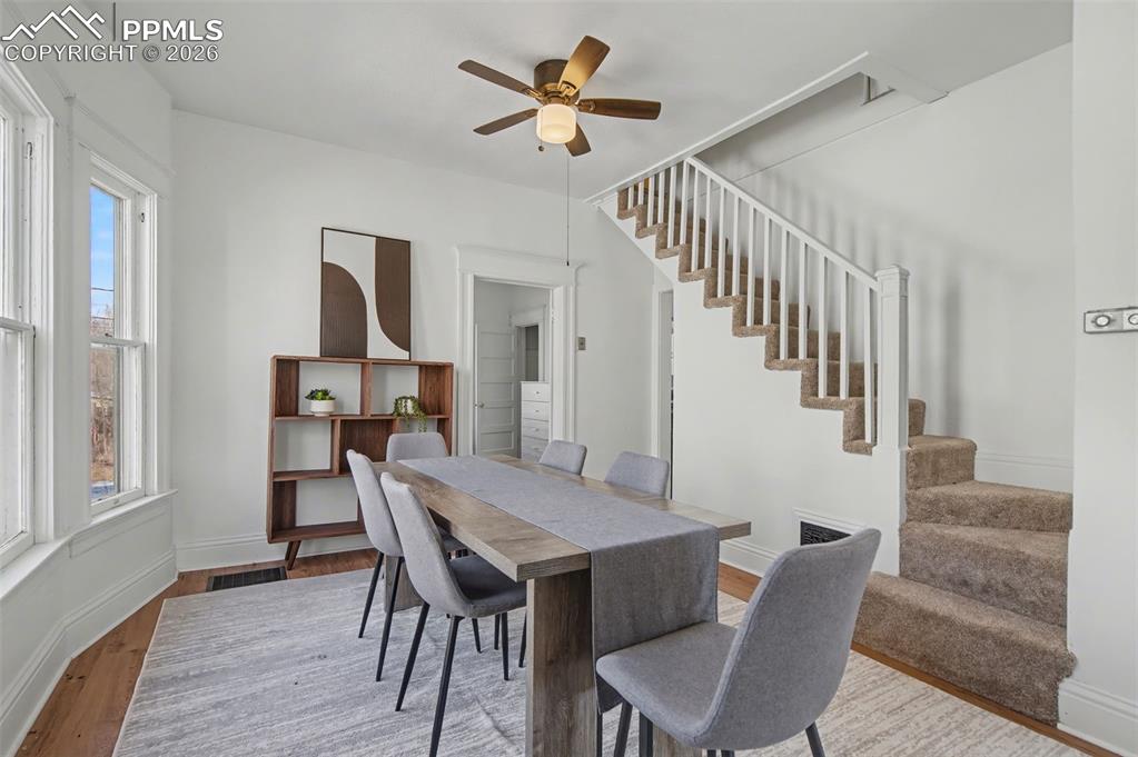 Image 13 of 43: Dining Area