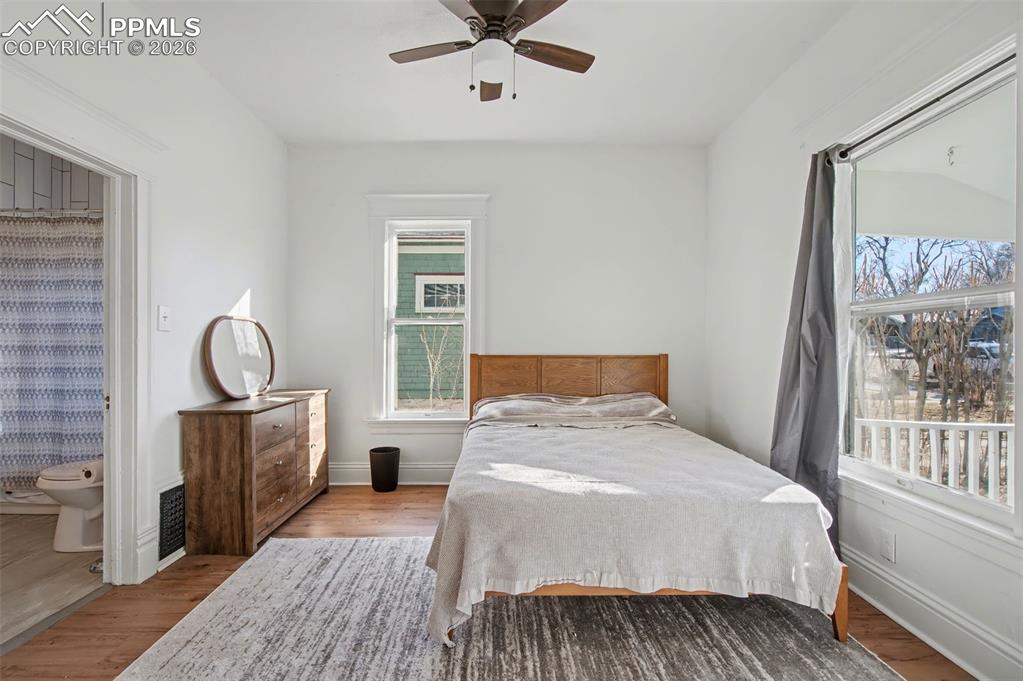 Image 24 of 43: Bedroom