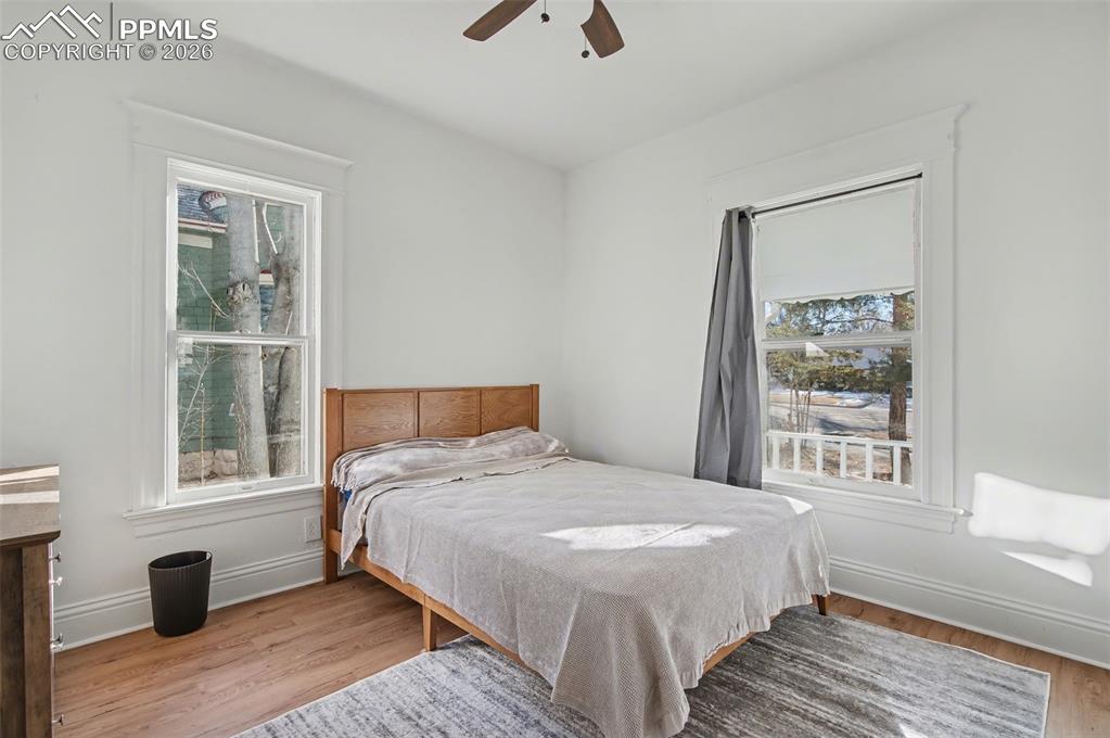 Image 25 of 43: Bedroom