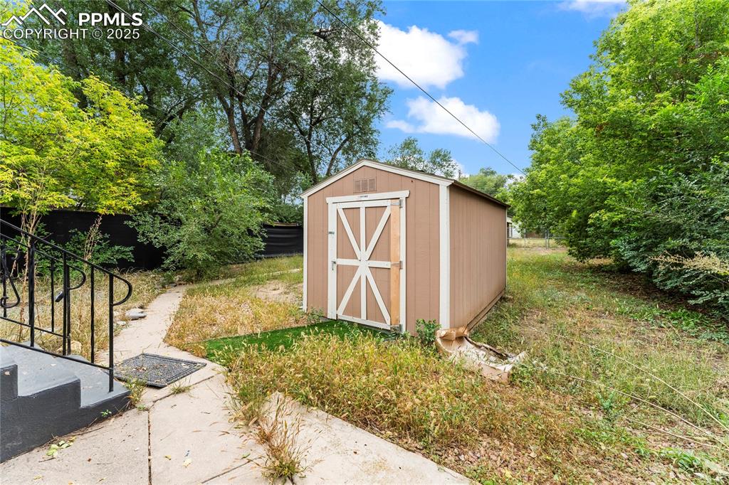 Image 18 of 26: View of shed