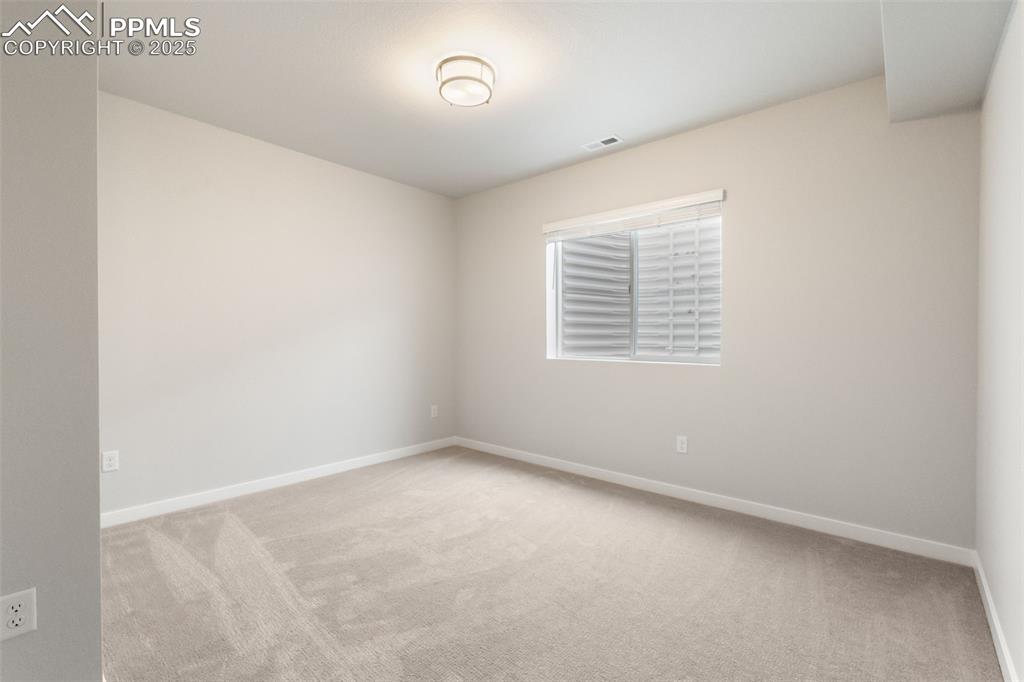 Image 24 of 50: Bedroom