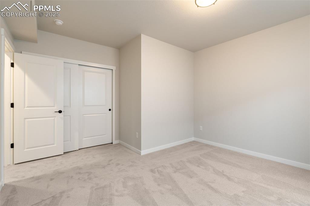 Image 25 of 50: Bedroom