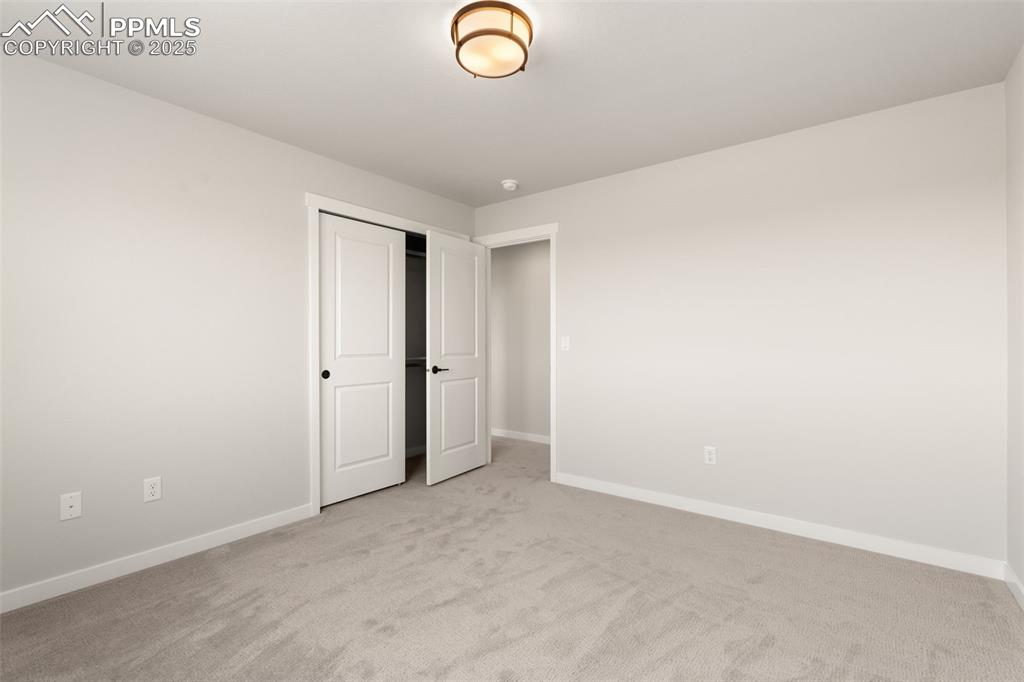 Image 38 of 50: Bedroom