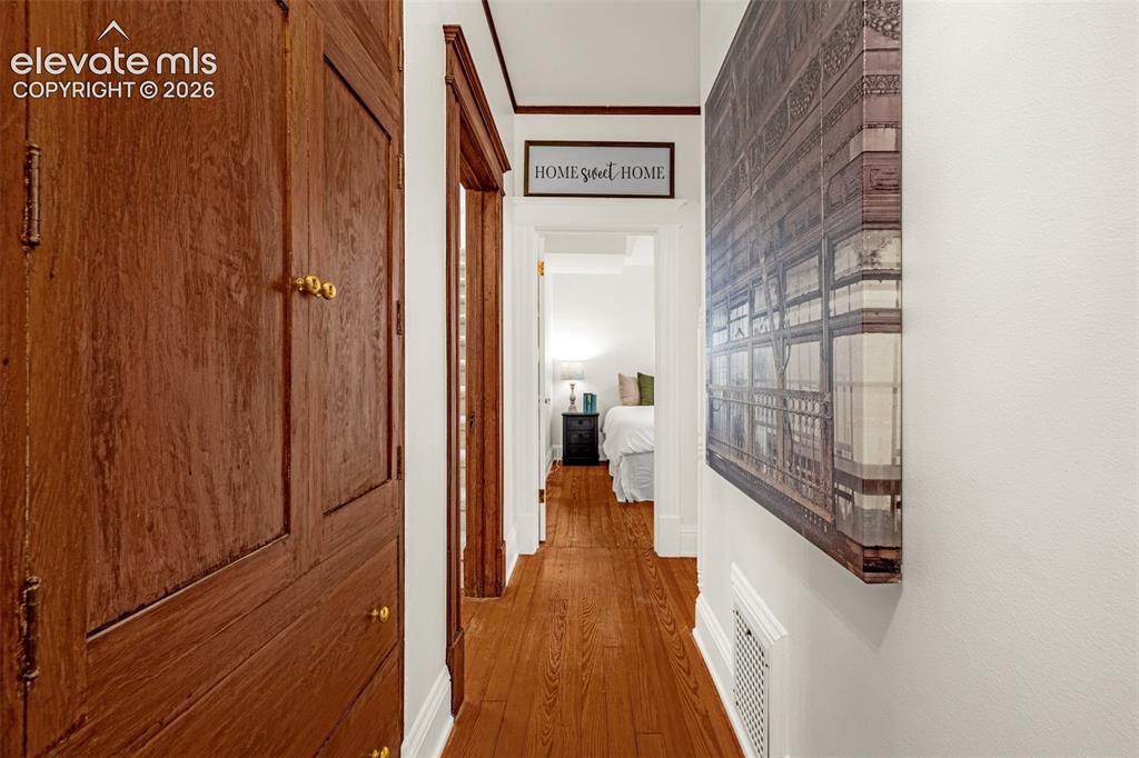 Image 11 of 49: Hallway