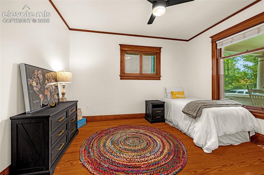 Image 30 of 49: Main level bedroom #1