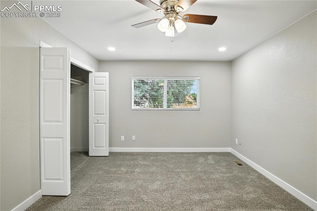 Image 11 of 38: Bedroom