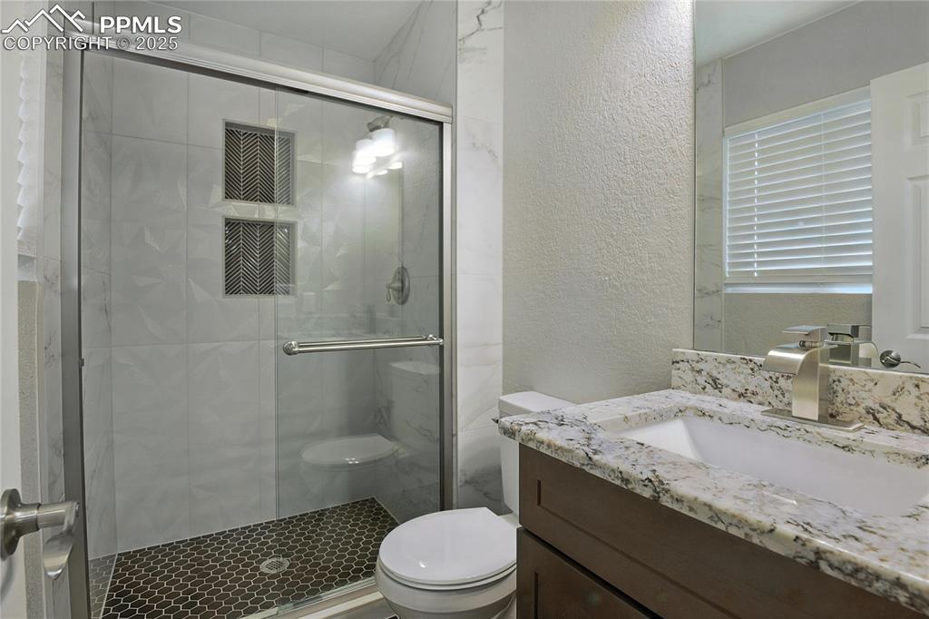 Image 14 of 38: Bathroom