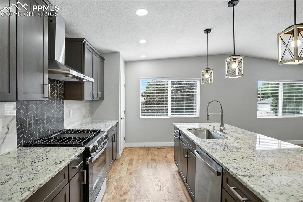 Image 8 of 38: Kitchen