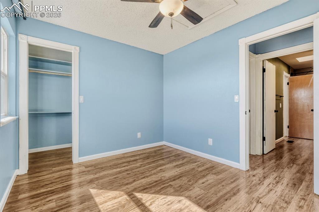 Image 31 of 41: Bedroom